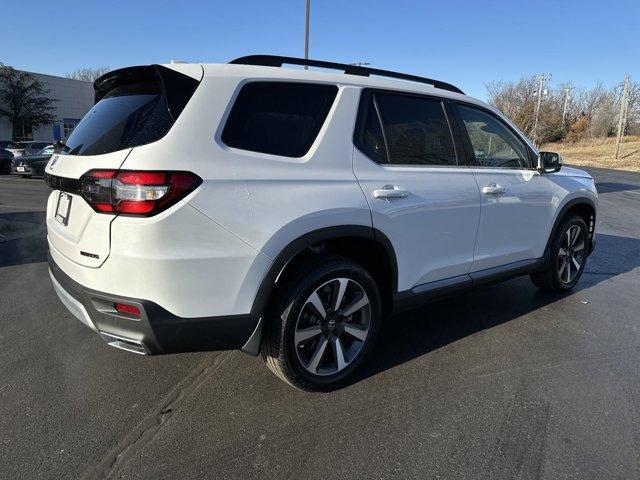 new 2025 Honda Pilot car, priced at $51,450