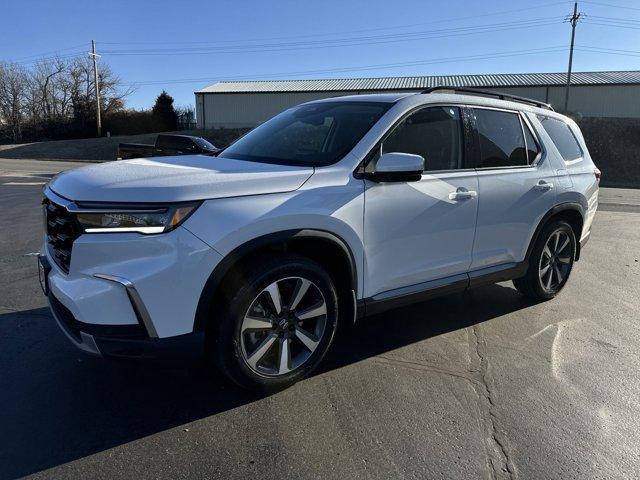 new 2025 Honda Pilot car, priced at $51,450