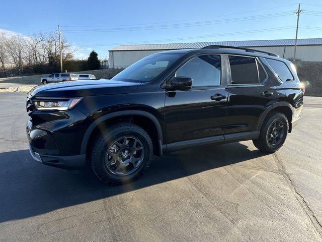 new 2025 Honda Pilot car, priced at $50,795