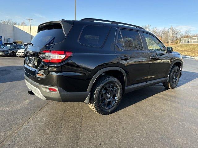 new 2025 Honda Pilot car, priced at $50,795