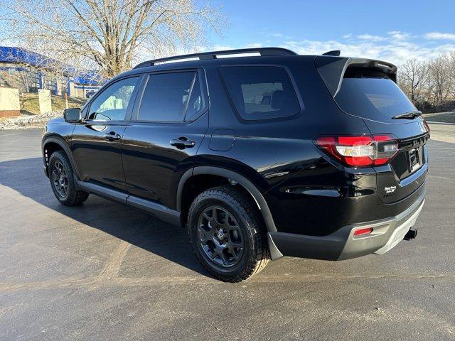 new 2025 Honda Pilot car, priced at $50,795