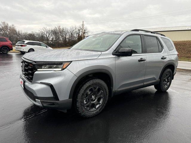 new 2025 Honda Pilot car, priced at $50,795