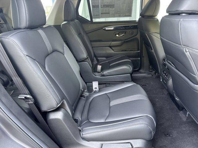 new 2025 Honda Pilot car, priced at $47,050