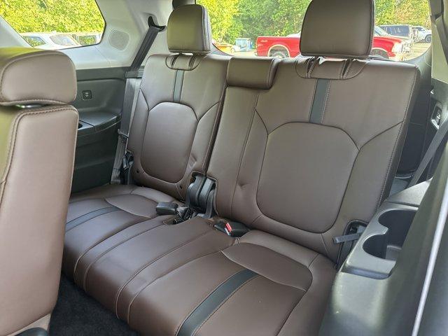 used 2025 Honda Pilot car, priced at $50,980
