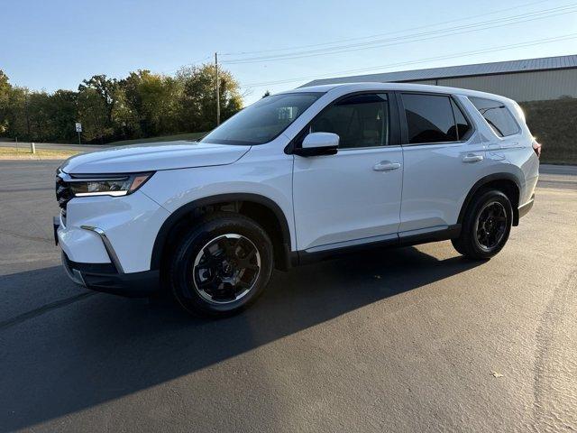 new 2025 Honda Pilot car, priced at $49,350