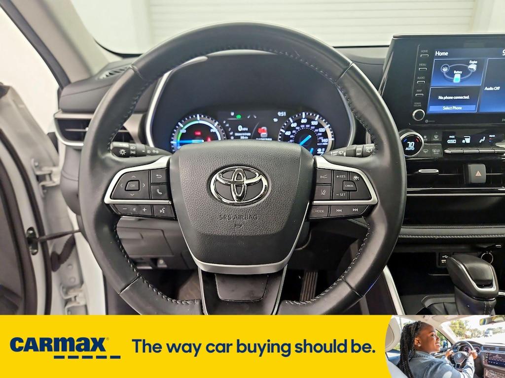 used 2022 Toyota Highlander Hybrid car, priced at $35,998