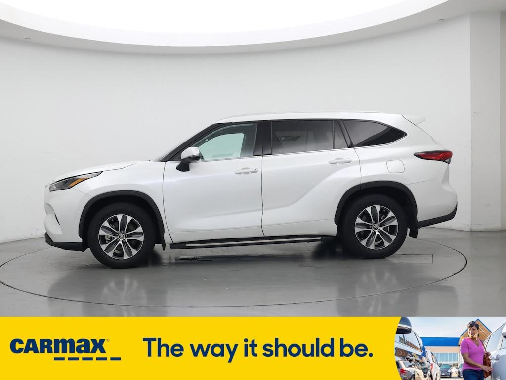 used 2022 Toyota Highlander Hybrid car, priced at $35,998