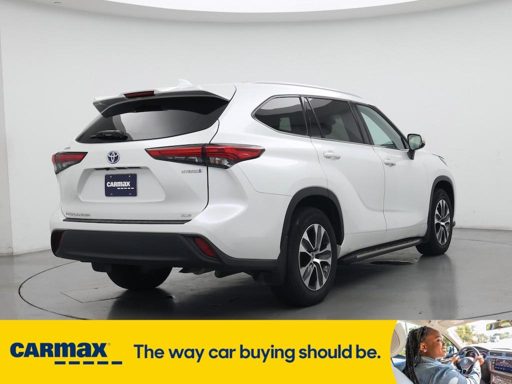 used 2022 Toyota Highlander Hybrid car, priced at $35,998