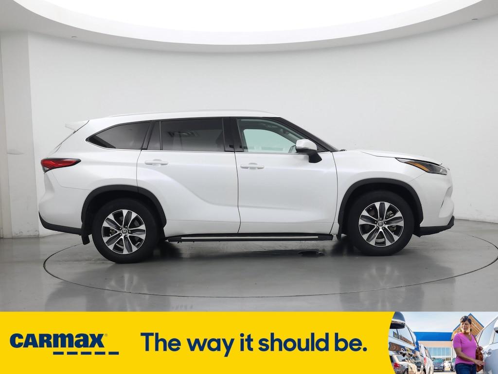 used 2022 Toyota Highlander Hybrid car, priced at $35,998
