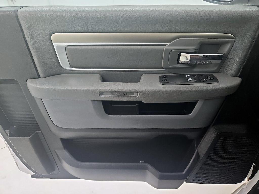 used 2020 Ram 1500 Classic car, priced at $18,998