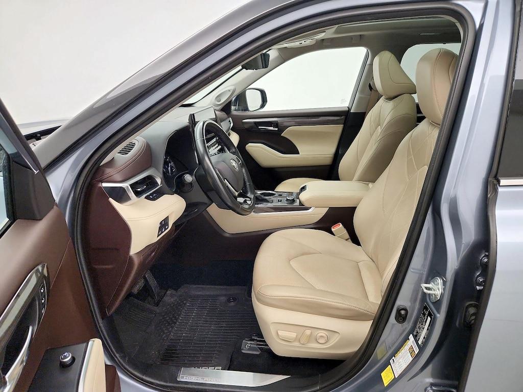 used 2021 Toyota Highlander car, priced at $37,998
