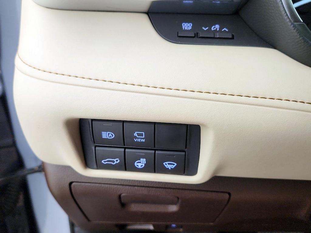 used 2021 Toyota Highlander car, priced at $37,998