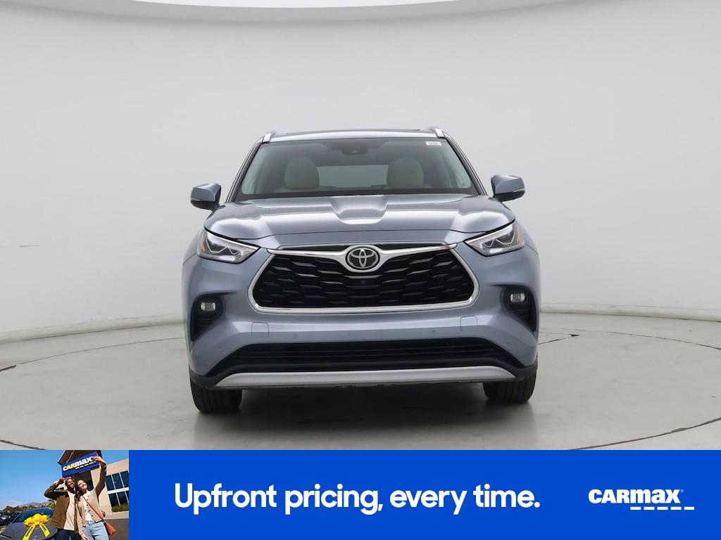 used 2021 Toyota Highlander car, priced at $37,998