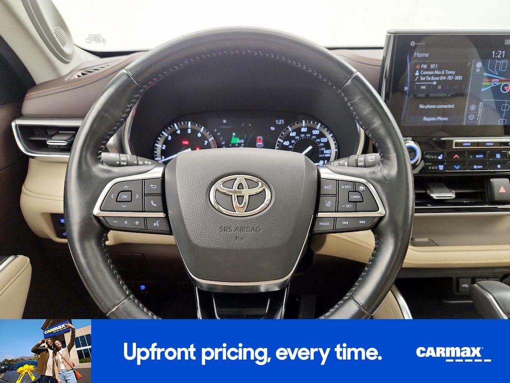 used 2021 Toyota Highlander car, priced at $37,998