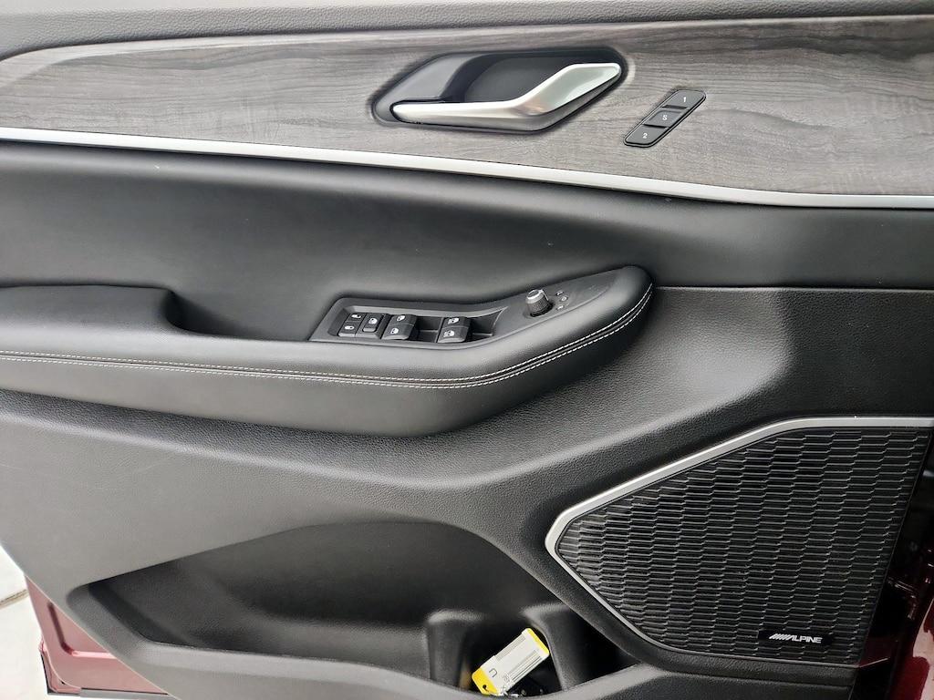 used 2022 Jeep Grand Cherokee car, priced at $32,998