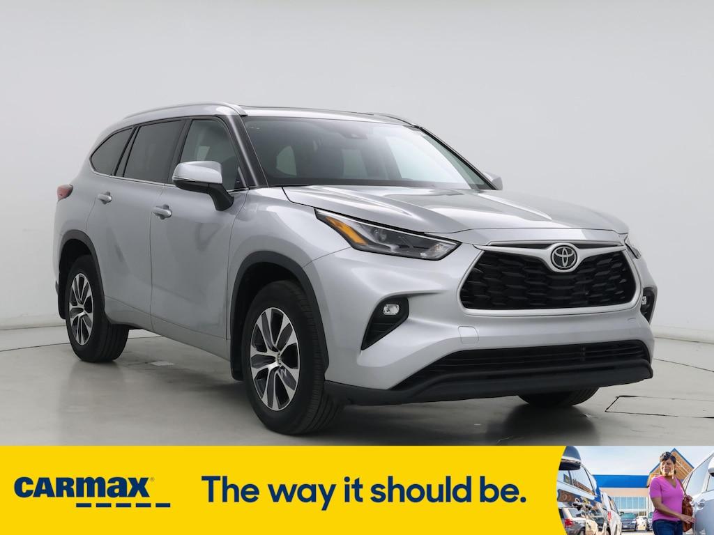 used 2022 Toyota Highlander car, priced at $41,998