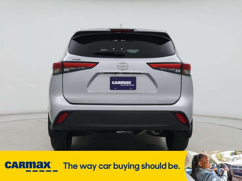 used 2022 Toyota Highlander car, priced at $41,998