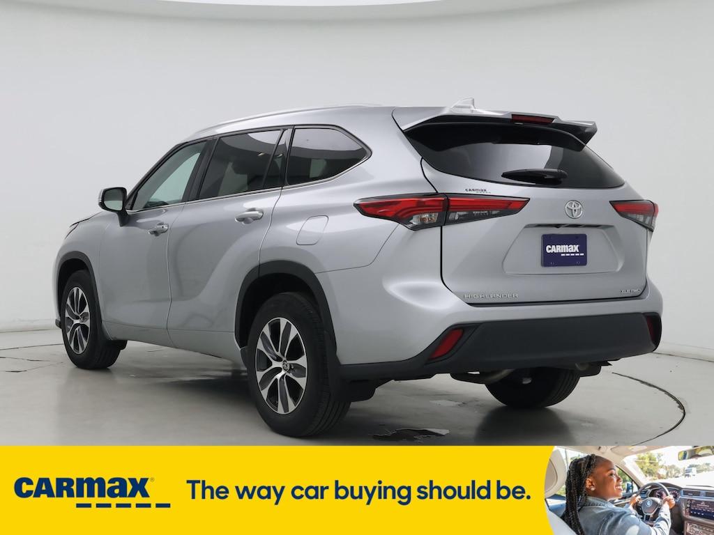 used 2022 Toyota Highlander car, priced at $41,998