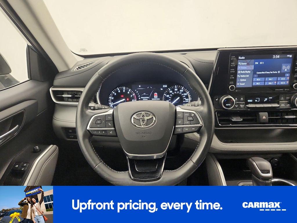 used 2021 Toyota Highlander car, priced at $36,998