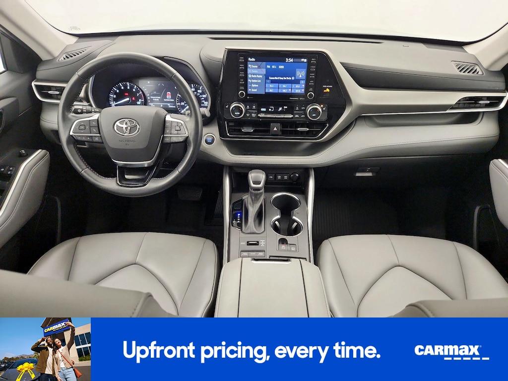 used 2021 Toyota Highlander car, priced at $36,998