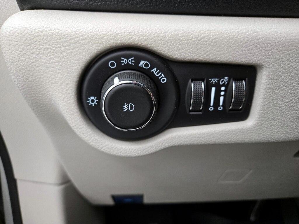 used 2021 Chrysler Pacifica car, priced at $32,998