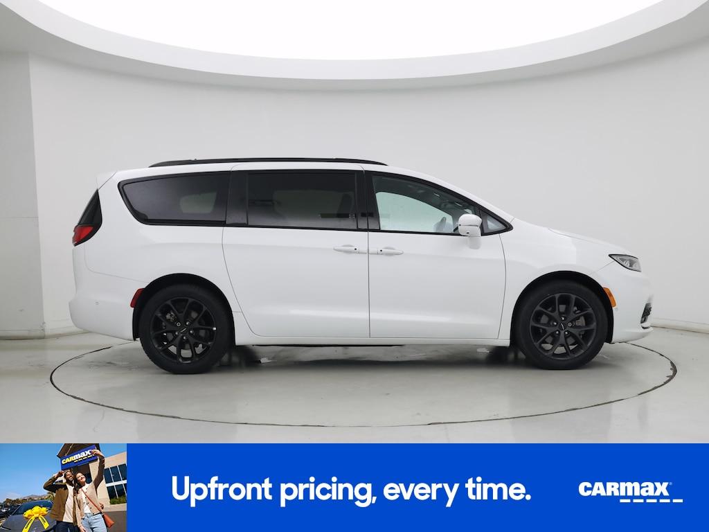 used 2022 Chrysler Pacifica car, priced at $39,998