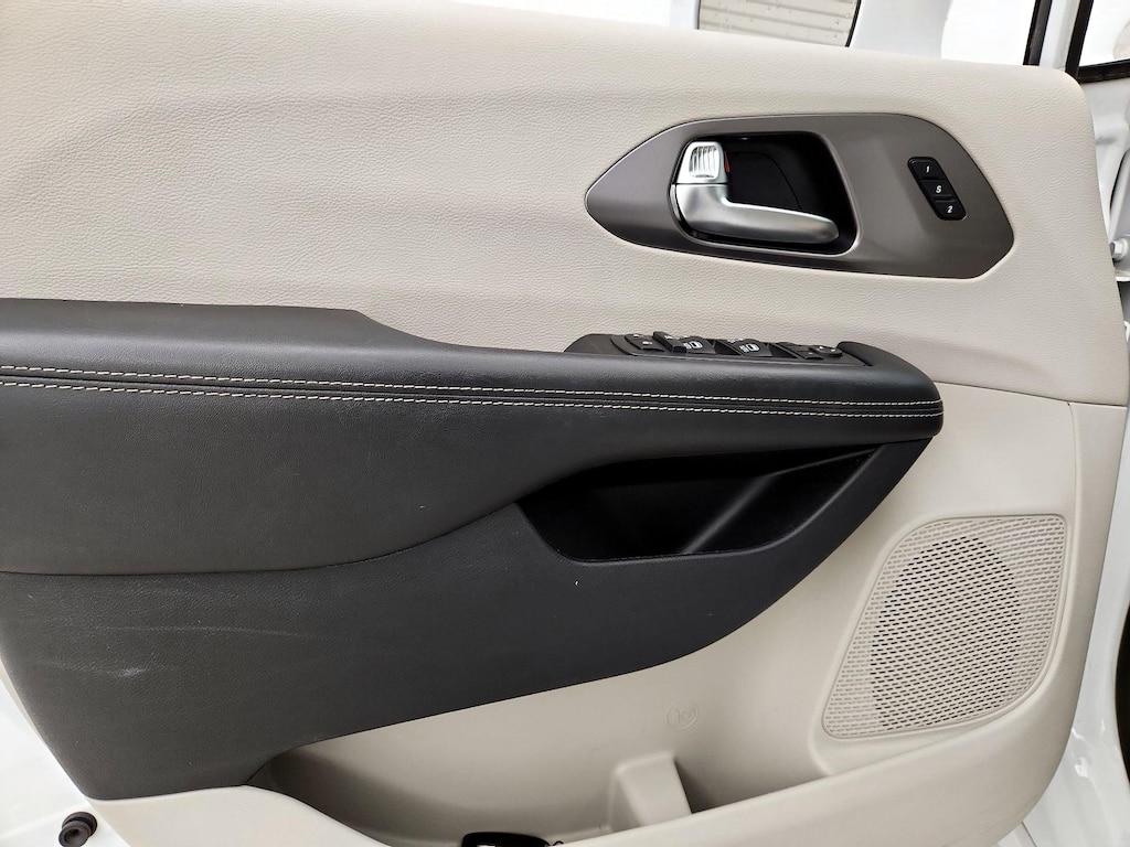 used 2020 Chrysler Pacifica car, priced at $27,998