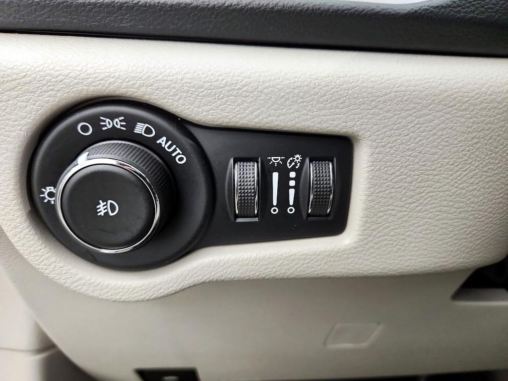 used 2020 Chrysler Pacifica car, priced at $27,998