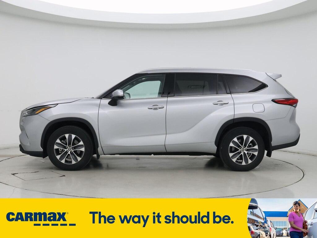 used 2022 Toyota Highlander car, priced at $39,998