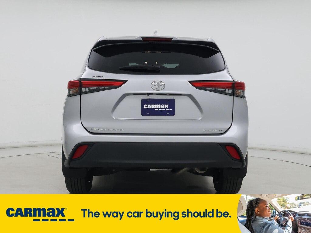 used 2022 Toyota Highlander car, priced at $39,998