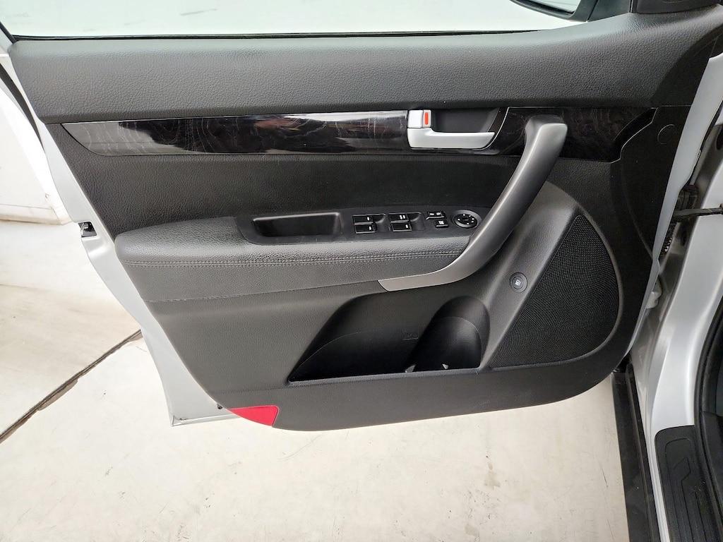 used 2015 Kia Sorento car, priced at $13,998