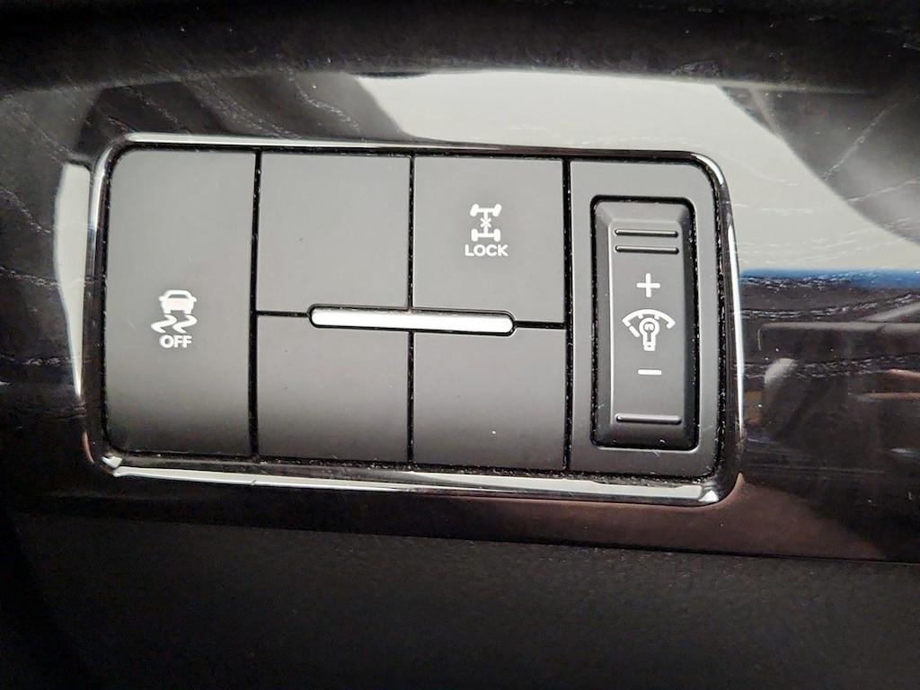 used 2015 Kia Sorento car, priced at $13,998
