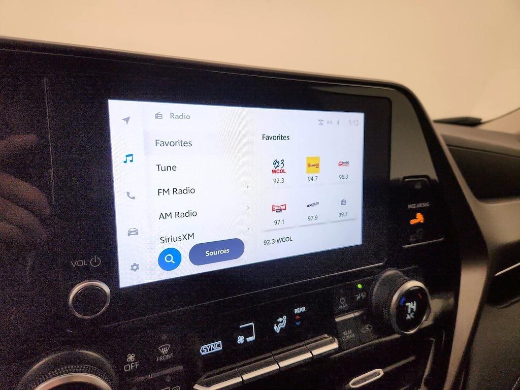 used 2024 Toyota Highlander car, priced at $35,998