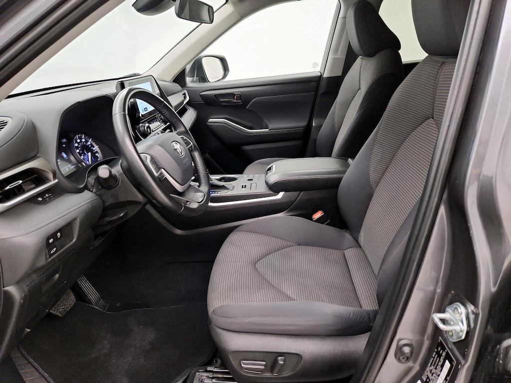 used 2024 Toyota Highlander car, priced at $35,998