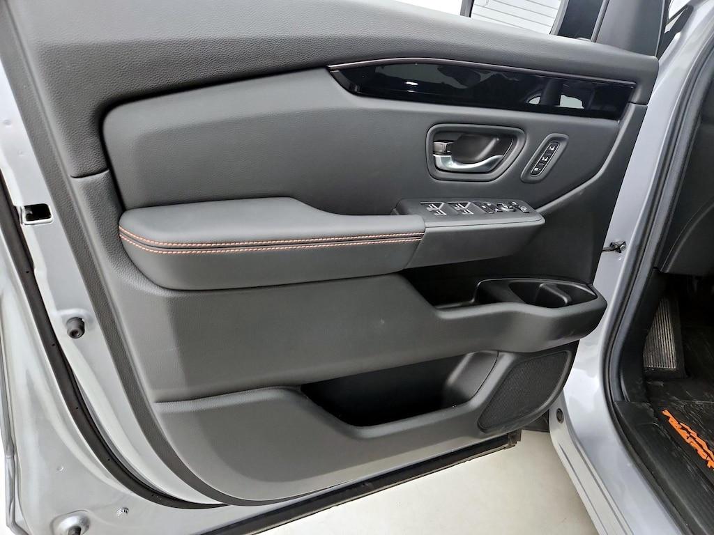 used 2025 Honda Pilot car, priced at $43,998