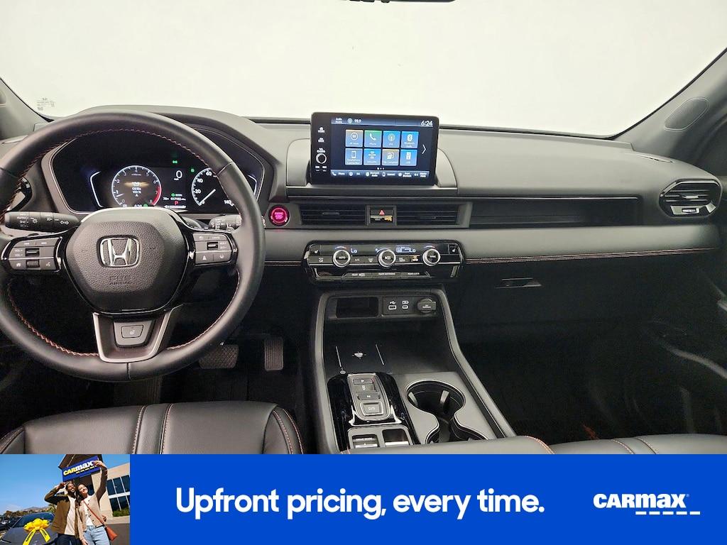 used 2025 Honda Pilot car, priced at $43,998