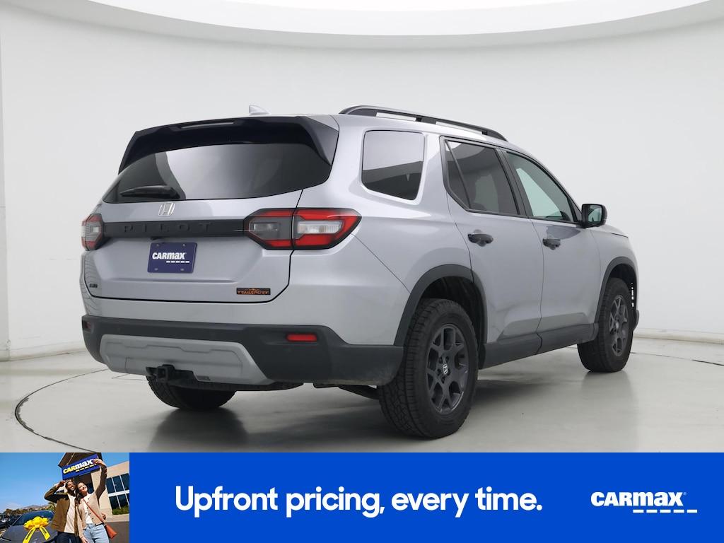 used 2025 Honda Pilot car, priced at $43,998