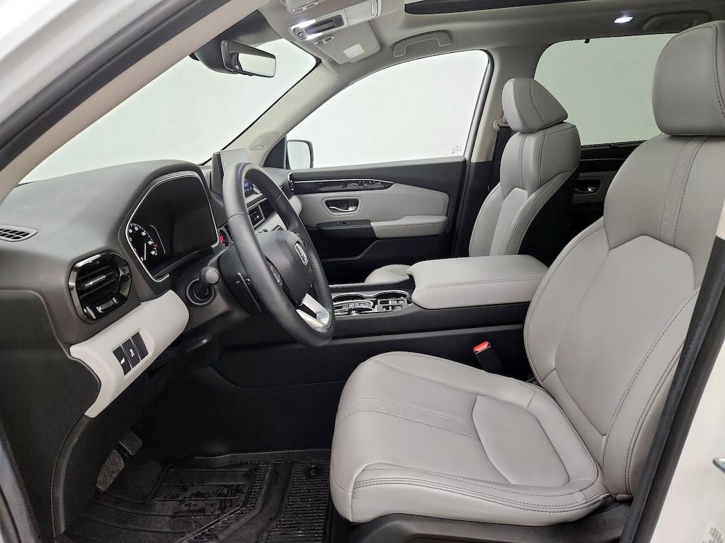 used 2025 Honda Pilot car, priced at $44,998