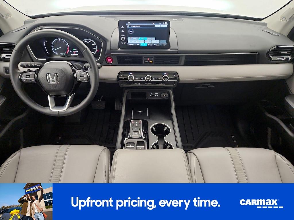 used 2025 Honda Pilot car, priced at $44,998