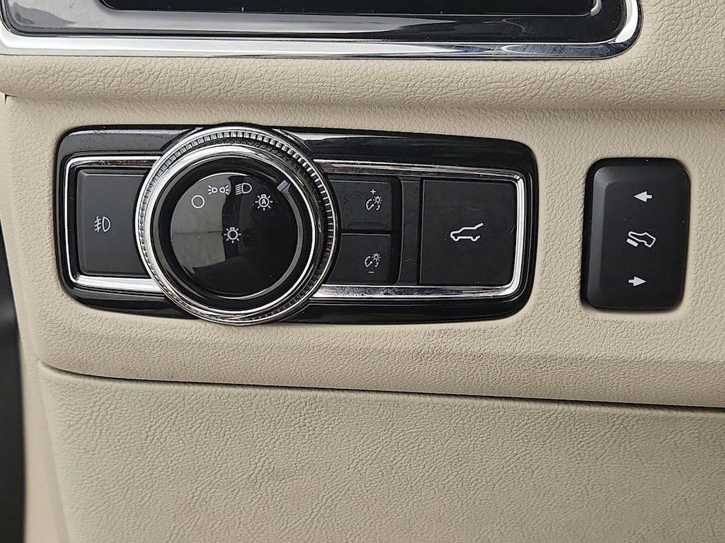 used 2019 Lincoln Navigator car, priced at $39,998