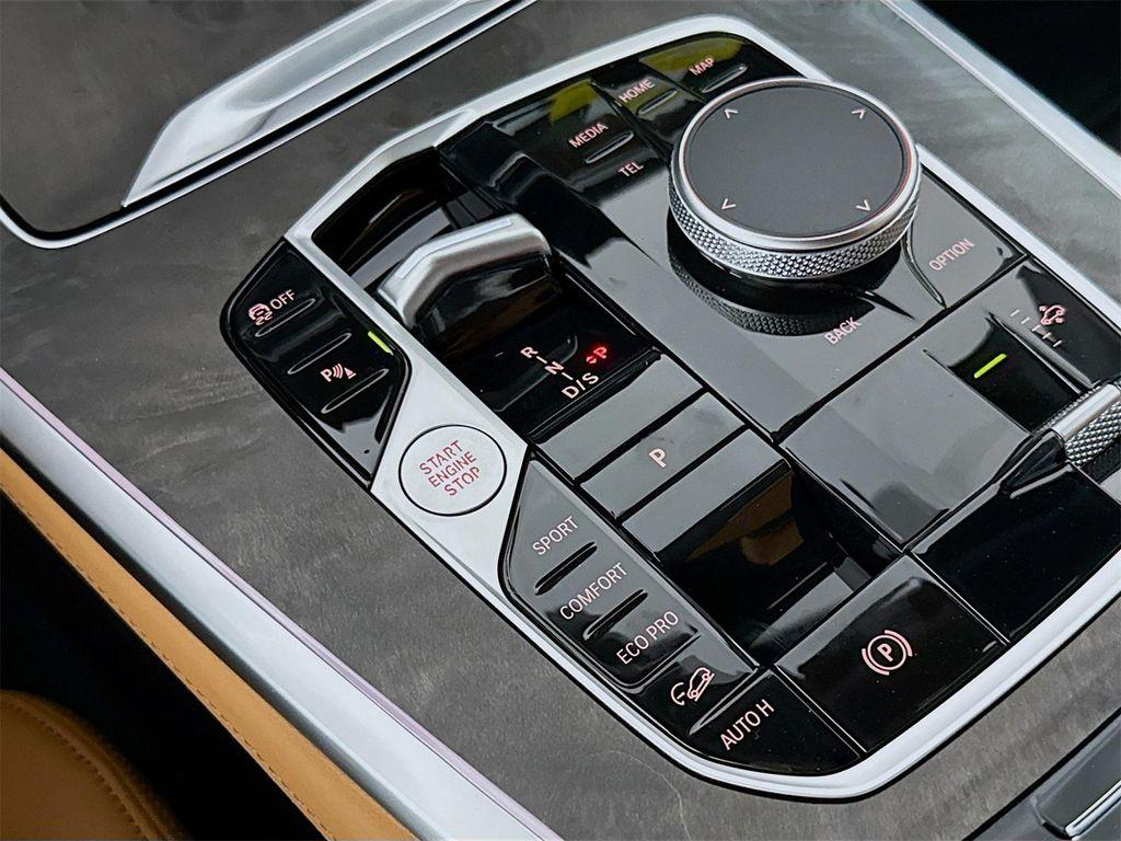 new 2026 BMW X7 car, priced at $96,275