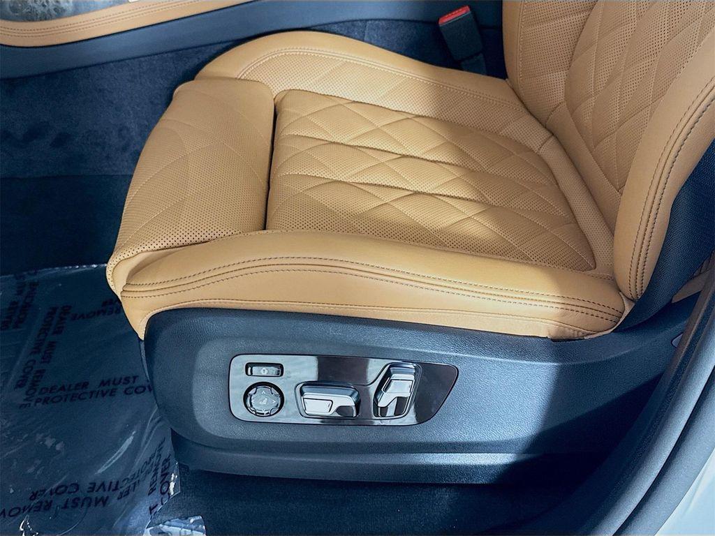 new 2026 BMW X7 car, priced at $96,275