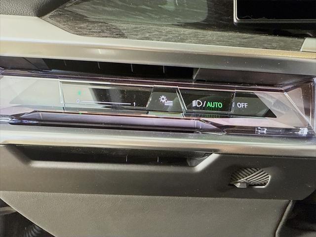 new 2025 BMW 760 car, priced at $127,725