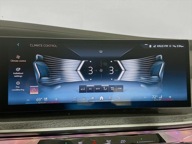 new 2025 BMW 760 car, priced at $146,370