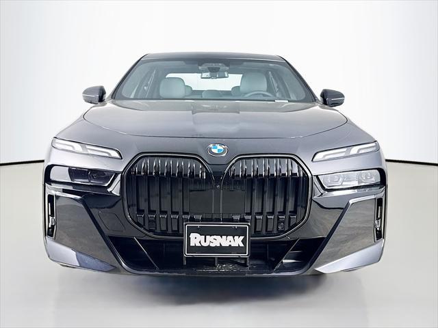 new 2025 BMW 760 car, priced at $130,920