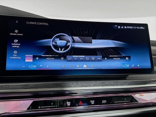 new 2025 BMW i7 car, priced at $128,125