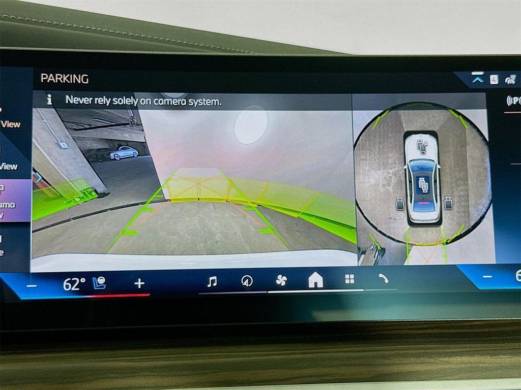 new 2025 BMW 760 car, priced at $137,325