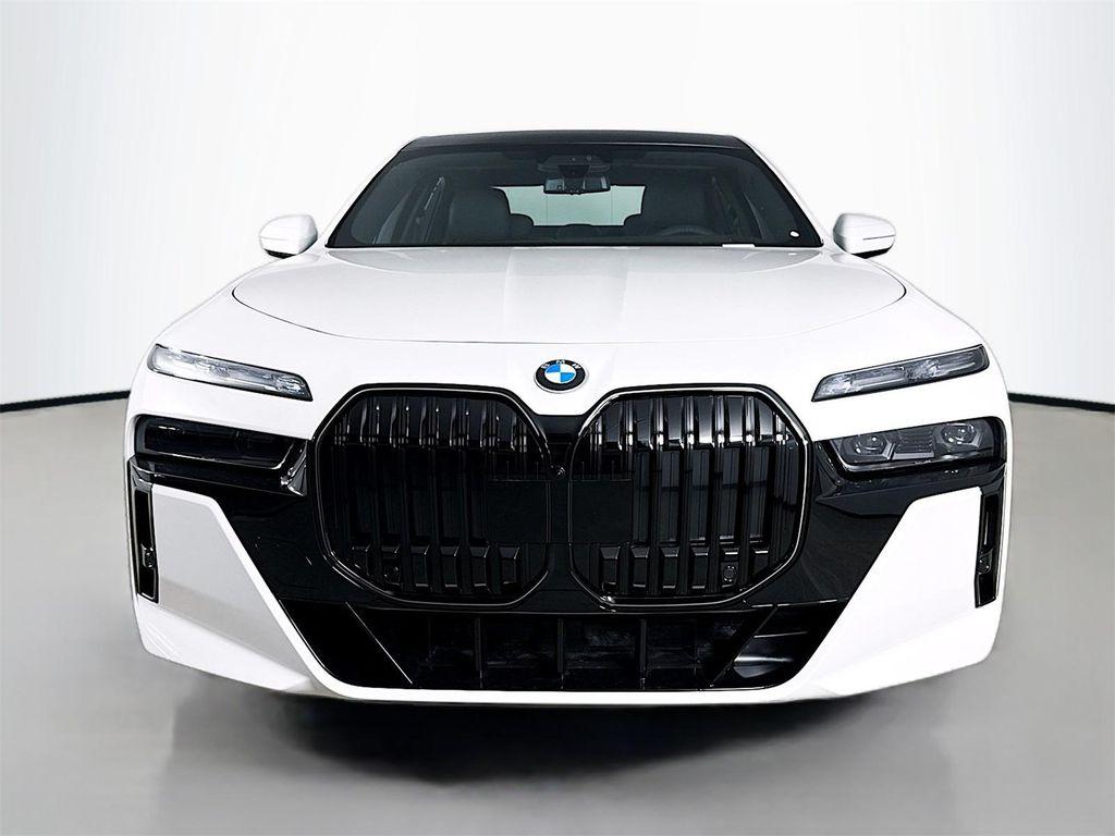 new 2025 BMW 760 car, priced at $137,325
