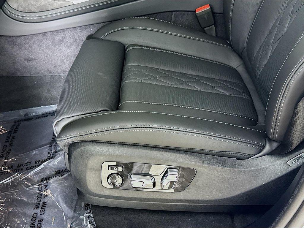 new 2026 BMW X7 car, priced at $119,575
