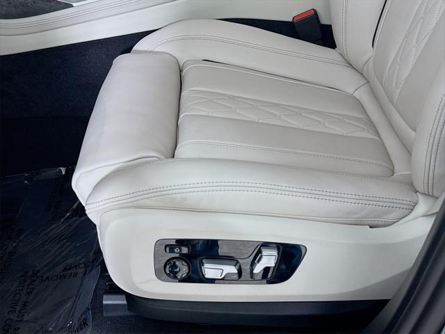 new 2026 BMW X7 car, priced at $94,025